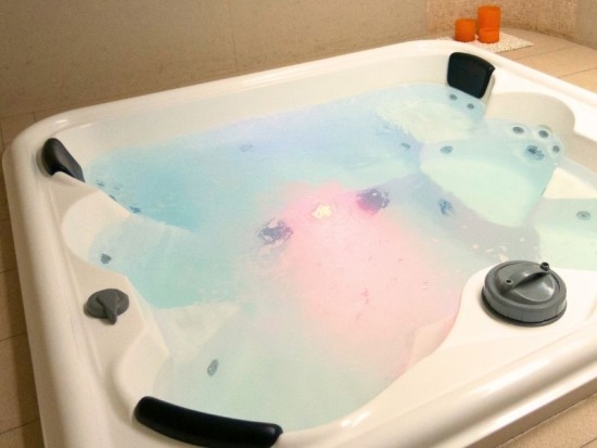 อ่างแช่น้ำผ่อนคลาย Jacuzzi